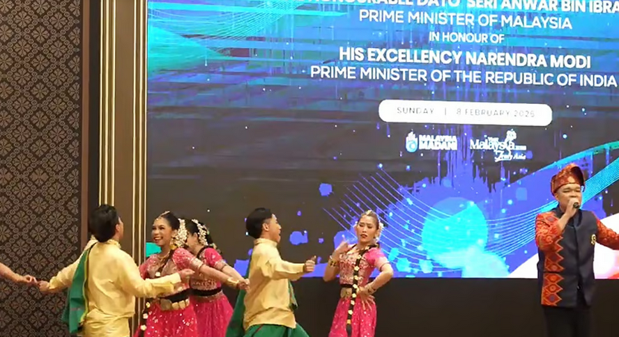 எம்.ஜி.ஆர் ‘நாளை நமதே’ பாடலுடன் மலேசியாவில் மோடிக்கு விருந்து... !