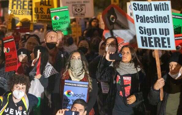 இஸ்ரேல் ராணுவத்திற்கு உதவி செய்யும் கூகுள்.. ஆத்திரமடைந்த ஊழியர்கள் வீதியில் போராட்டம்..!!