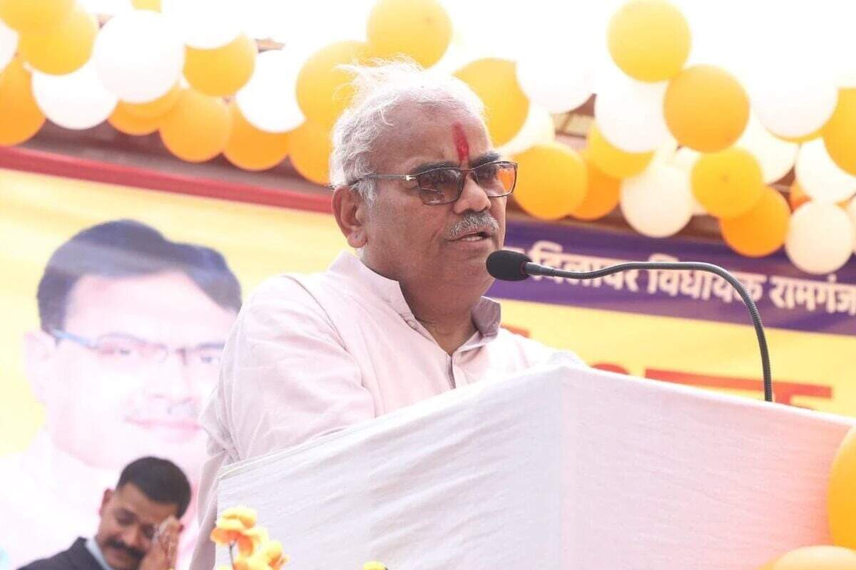 சர்ச்சை வீடியோ... பேரரசர் அக்பர்... பெண்களை கற்பழிப்பதை வழக்கமாக வைத்திருந்தவர்... கல்வி அமைச்சரின் வைரல் பேச்சு!