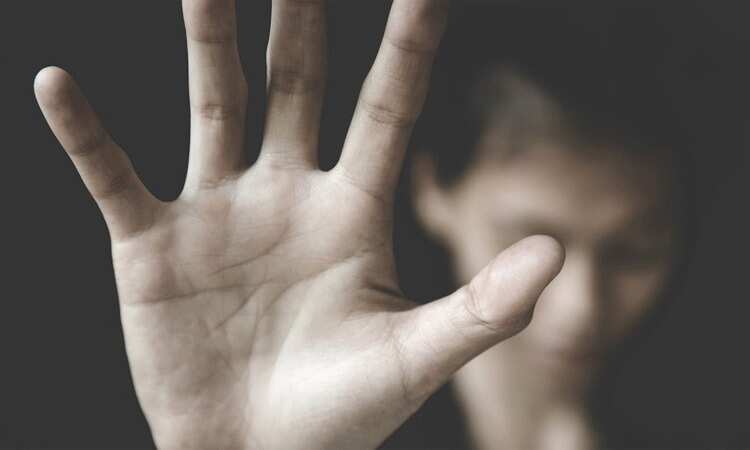 அரசுப் பள்ளியில் ஓவிய ஆசிரியர் மாணவிகளுக்கு பாலியல் தொல்லை... போக்சோவில் தட்டித் தூக்கிய போலீசார் !