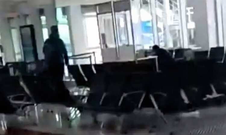 வெறிச்சோடிய விமான நிலையம்...உள்நாட்டு முனையத்தில் பயணிகள் வருகை குறைந்தது!