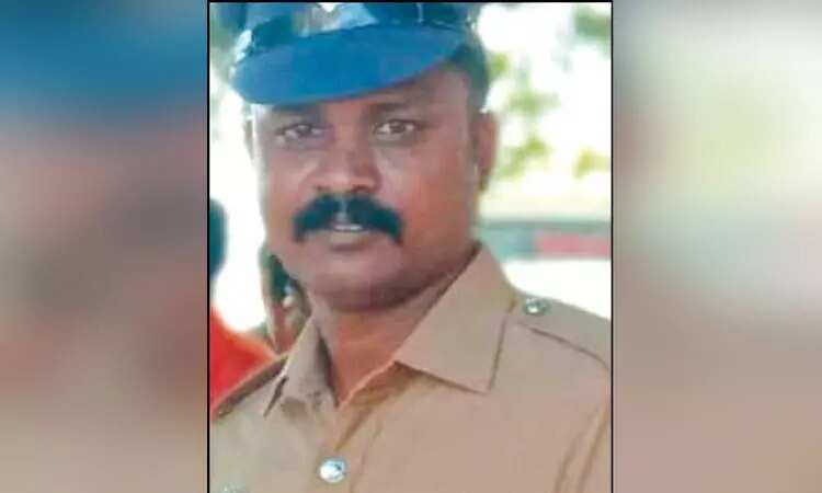 பெரும் சோகம்... போலீஸ் ஏட்டு விபத்தில் படுகாயம் அடைந்து பலி!
