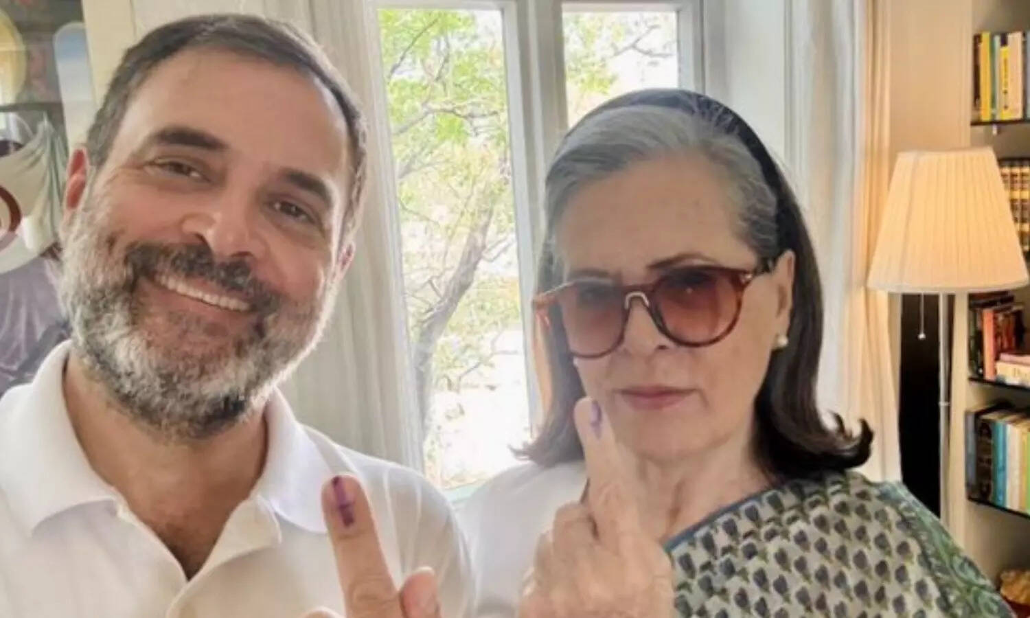 சோனியா, ராகுல் காந்தி வாக்குப்பதிவு.. வைரல் வீடியோ!