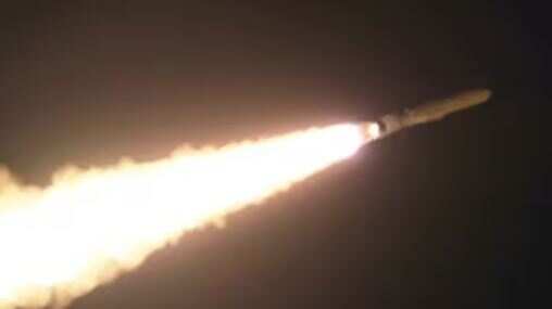 தென் கொரியாவுக்கு எதிராக போருக்கு தயார்... கிம் ஜான் அதிரடி உத்தரவு. பீதியில் உலக நாடுகள்....!