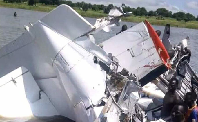 விமான விபத்தில் ராணுவ அதிகாரிகள் உட்பட 9 பேர் பலி!! தொடரும் போர் கலவரங்கள்!!