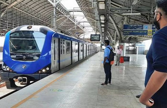 கொண்டாடுங்க... இன்று நள்ளிரவு 12 மணி வரை மெட்ரோ ரயில் சேவை !!