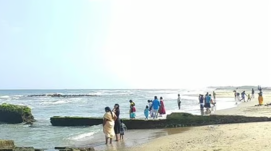 நிச்சயதார்த்தம் முடிந்த மறுநாள் மணமகன் உயிரிழந்த சோகம்... உயிருக்குப் போராடும் மணமகள்!