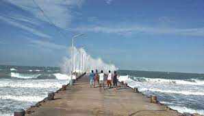 தனுஷ்கோடி செல்லத் தடை.. சுற்றுலாப் பயணிகள் ஏமாற்றம்!