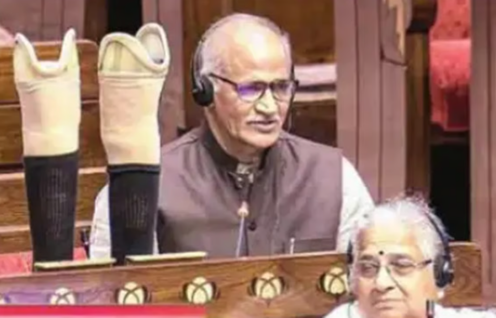 செயற்கை கால்களை எடுத்து வைத்து எம்.பி. கோரிக்கை!