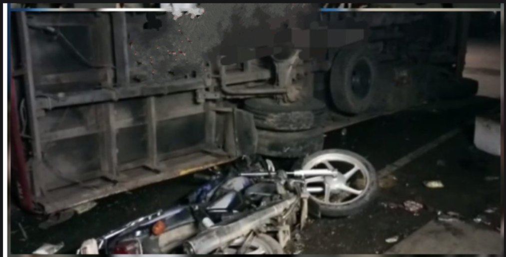 பரபரப்பு... போலீஸ் வேன் அடுத்தடுத்து 6 இருசக்கர வாகனங்கள் மீது மோதி பெண் உடல் நசுங்கி பலி!