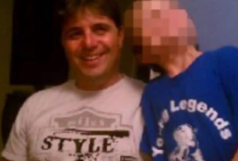 உறையும் கடலில் கவிழ்ந்த படகு… பிரபல கேப்டனின் கடைசி குரல்... வைரல் வீடியோ!