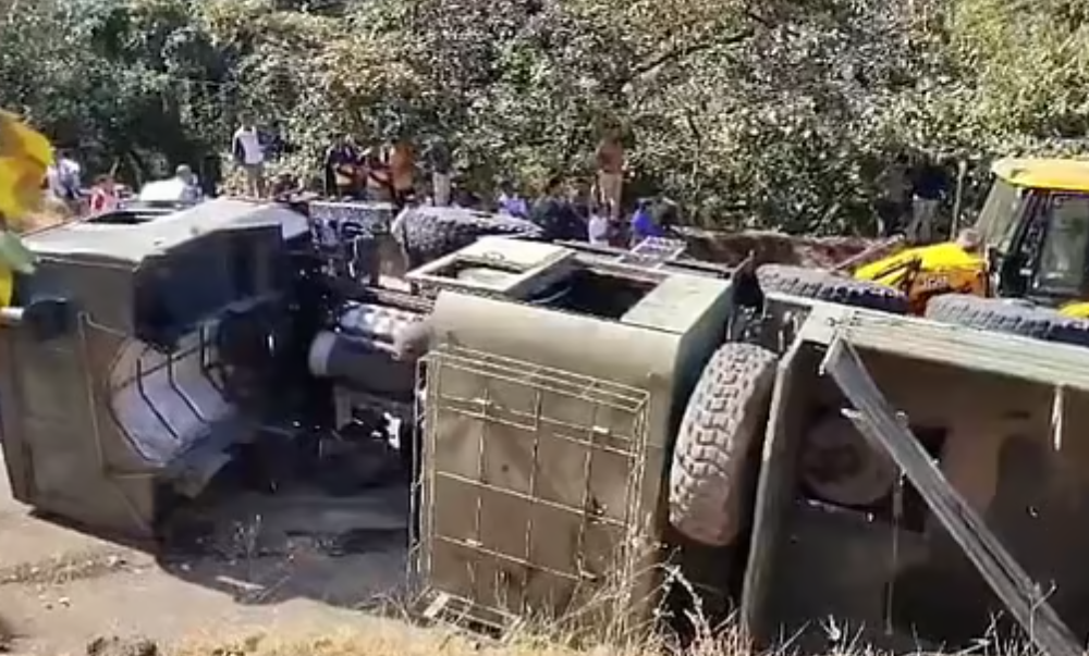 ராணுவ வாகனம் கவிழ்ந்து விபத்து.. 2 வீரர்கள் பலி!