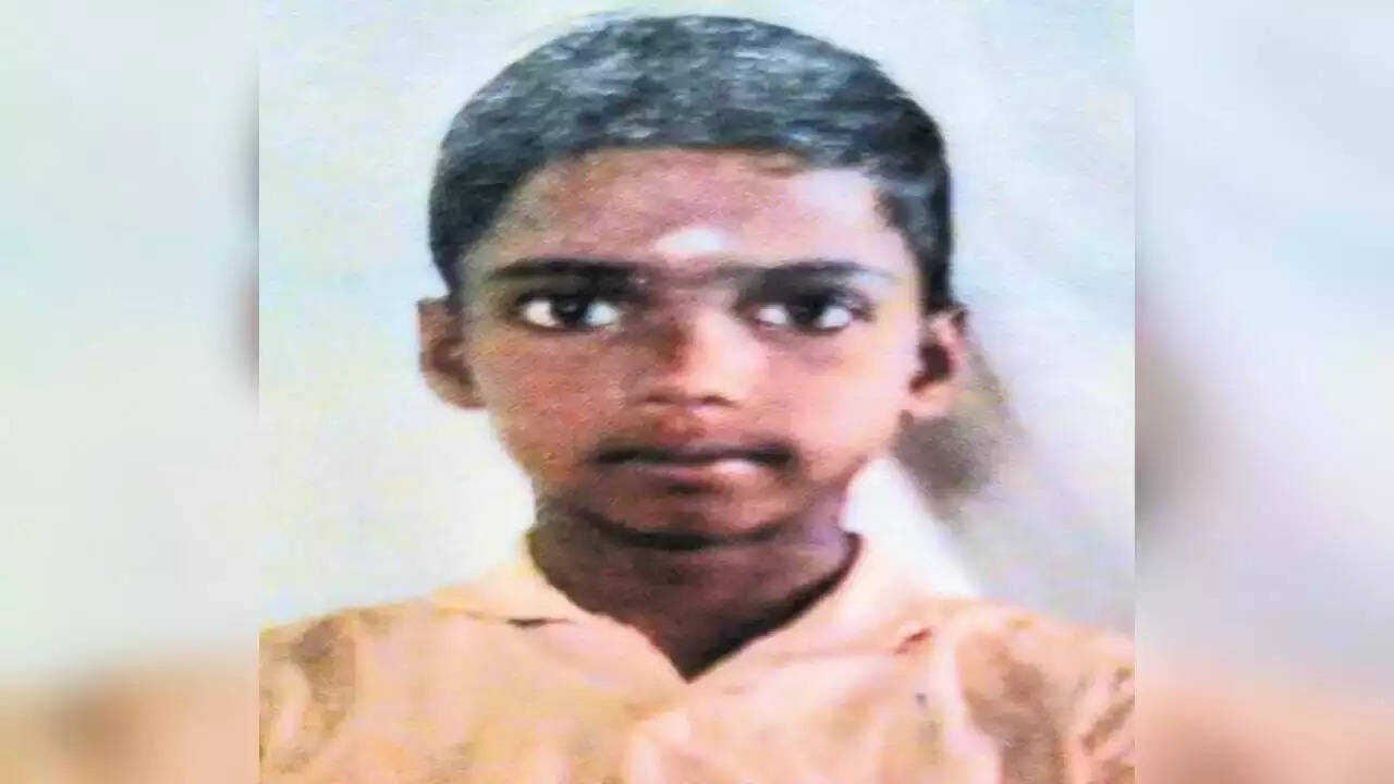 விடுமுறை கொண்டாட்டம்... மீன் பிடிக்க சென்ற சிறுவன் ஏரியில் மூழ்கி பலியான சோகம்!