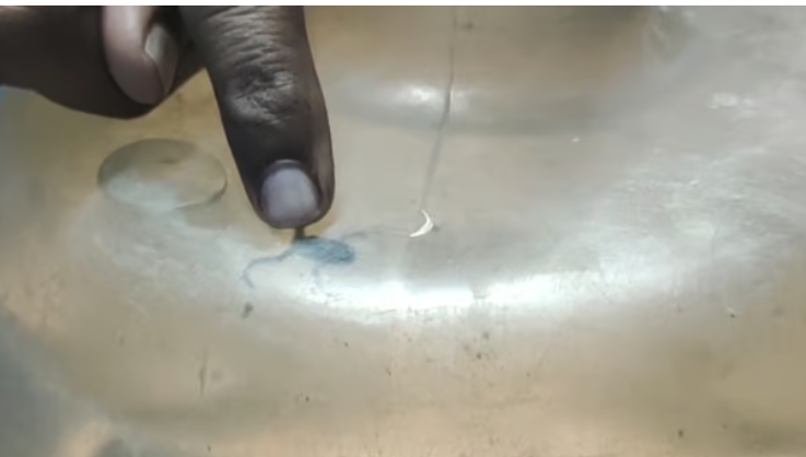 குடிநீர் கேனில் உயிருள்ள தவளை.. வாடிக்கையாளர் அதிர்ச்சி...!