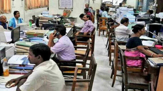 அரசு ஊழியர்களுக்கு மீண்டும் பழைய ஓய்வூதிய திட்டம் ? நீதிமன்றம் திடீர் உத்தரவு!