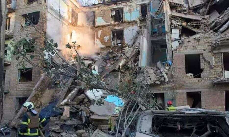 உக்ரைன் மீது ரஷ்யா ஏவுகணை டிரோன் தாக்குதல்: 8 பேர் காயம்!