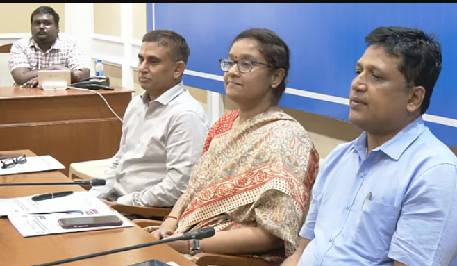 தேர்தல்... 12 கட்சி பிரதிநிதிகளுடன் அர்ச்சனா பட்நாயக் ஆலோசனை!