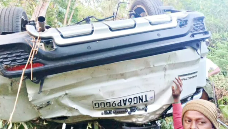 கொடைக்கானலில் 300 அடி பள்ளத்தில் கவிழ்ந்த கார்! ஒருவர் சம்பவ இடத்திலேயே பலி!