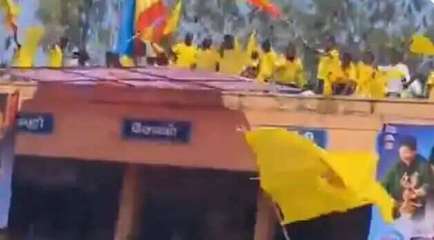 பகீர் வீடியோ... கிருஷ்ணகிரியில் பாமக வெறியாட்டம்... திமுக பேனர் கிழித்து போராட்டம்!