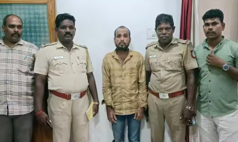 சோறும், காசும் எடுத்திட்டு வாங்க.. செல்போன் திருடன் வைரல் ஆடியோ!!