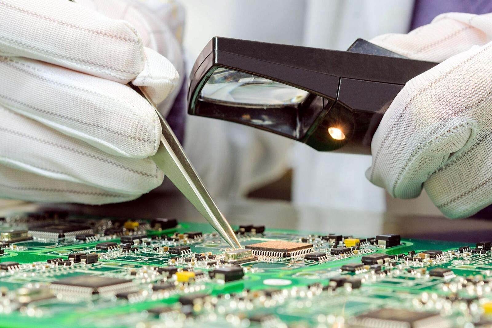 சிப் தயாரிப்பில் ரூபாய் 8,195 கோடி முதலீடு !!