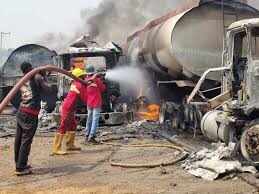 டேங்கர் லாரி வெடித்து 31 பேர் பலி... பெரும் சோகம்!