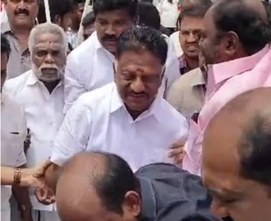 தேனியில் முன்னாள் முதலமைச்சர் ஓபிஎஸ் கைது... பெரும் பரபரப்பு!
