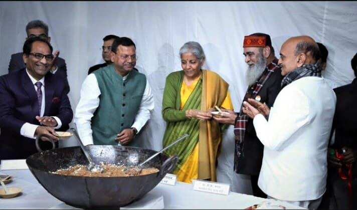 அல்வாவா? ஆம்பூர் பிரியாணியா! என்னாகும் பட்ஜெட் 2023?! வல்லுநர்கள் கூற்று செல்லுபடியாகுமா?