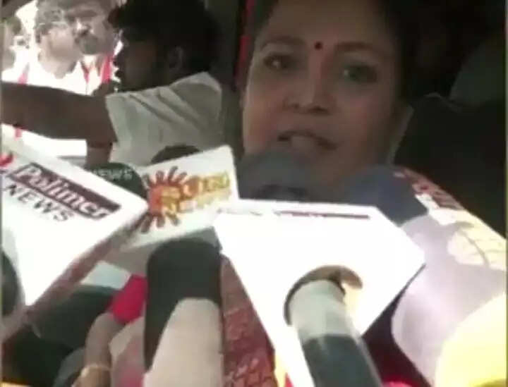 நடிகை ரஞ்சனா நாச்சியார் தவெகவில் விஜய் முன்னிலையில் இணைகிறார்!