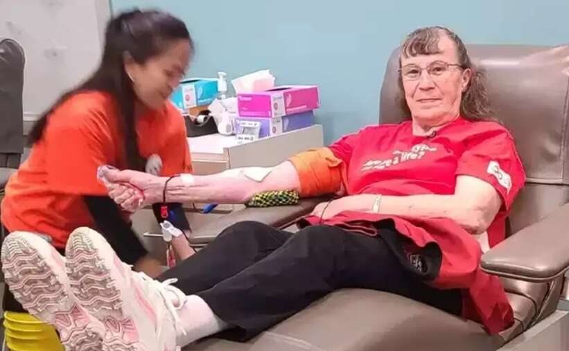 அசத்தல்!! ரத்த தானம் செய்வதில் 80 வயதில் கின்னஸ் சாதனை!!