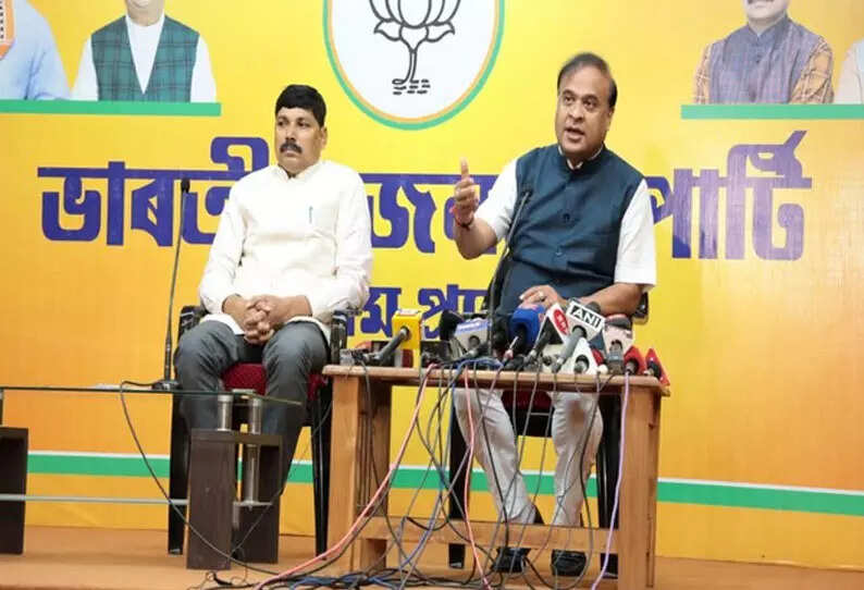 முஸ்லீம்கள்3 பெண்களை திருமணம் செய்யக் கூடாது!! முதல்வர் மீண்டும் சர்ச்சை பேச்சு!!