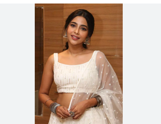 ப்ளீஸ்... தவிச்ச வாய்க்கு தண்ணீ வைங்க... நடிகை சஞ்சனா நடராஜன் உருக்கம் !