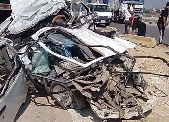 பேருந்து மீது லாரி மோதி 19 பேர் உடல் நசுங்கி பலி; 3 பேர் படுகாயம்!