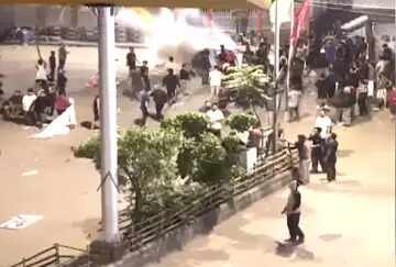 மணிப்பூரில் மீண்டும் வன்முறை... 30க்கும் மேற்பட்ட வீடுகள் எரிப்பு, துப்பாக்கிச் சூடு பதற்றம்!