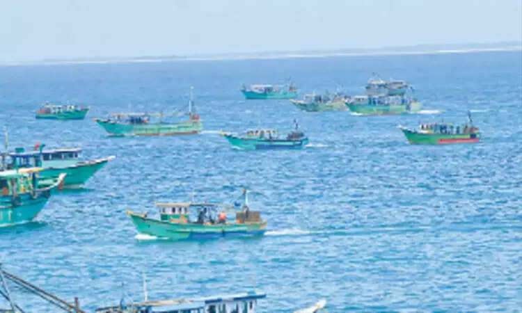 தமிழக மீனவர்கள் மீது இலங்கை கடல் கொள்ளையர்கள் தாக்குதல்!