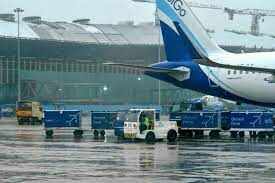 பரிதவிக்கும் விமான பயணிகள்!! விமானங்கள் செல்வதில் சிக்கல்!!