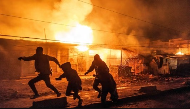 வெடித்து சிதறிய சிலிண்டர் லாரி... 2 பேர் பலி...272 பேர் படுகாயம்...அதிர்ச்சி வீடியோ... !