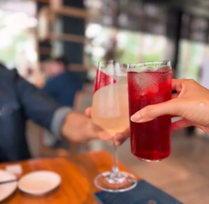 சமந்தாவுக்கு சீக்ரெட் லவ்வர்... காதலர் தினத்தில் கையில் கிளாசுடன் செல்பி... கழுவி ஊற்றும் நெட்டிசன்கள்!