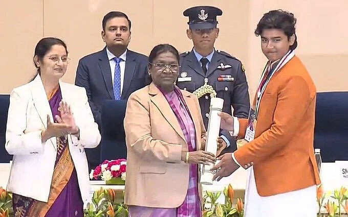 பால புரஸ்கார்… 14 வயதில் வைபவ் சாதனை...