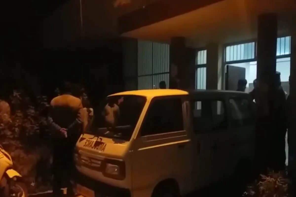 அதிர்ச்சி... கல்லூரி அலுவலகத்தில் 8 வயது மகளை கொலை செய்து பேராசிரியர் தற்கொலை!