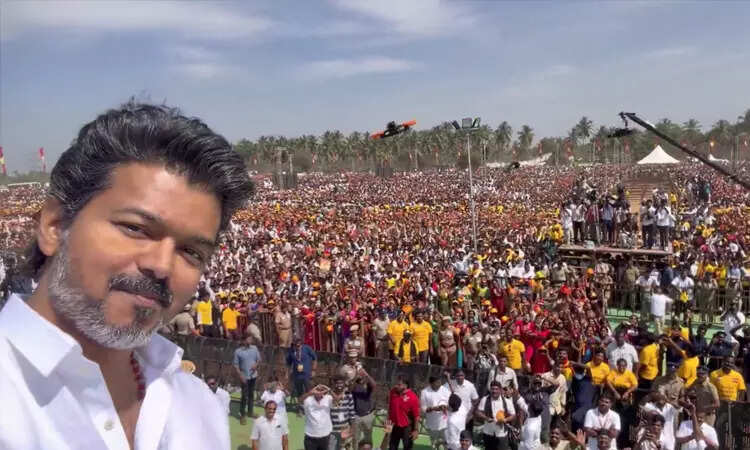 நன்றி ஈரோடு... விஜய் தொண்டர்களுடன் செல்பி ... மாஸ் வீடியோ!