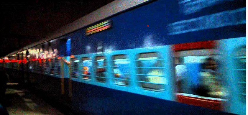 பகீர் வாக்குமூலம்!! பெற்ற மகளை கொலை செய்து ஓடும் ரயிலில் இருந்து வீசியெறிந்த தாய்!!