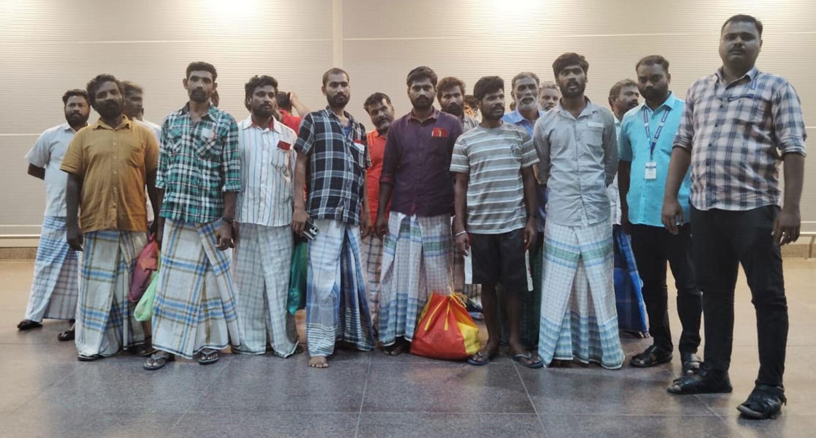 இலங்கை சிறையிலிருந்து விடுதலையான 21 தமிழக மீனவர்கள் தாயகம் திரும்பினர்!