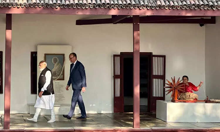 இந்தியாவில் பிரதமர் மோடியுடன் ஜெர்மனி அதிபர் மெர்ஸ் !