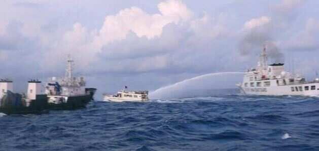 நடுக்கடலில் பயங்கரம்.. பிலிப்பைன்ஸ் கப்பல் மீது தாக்குதல் நடத்திய சீனப் படை..!!