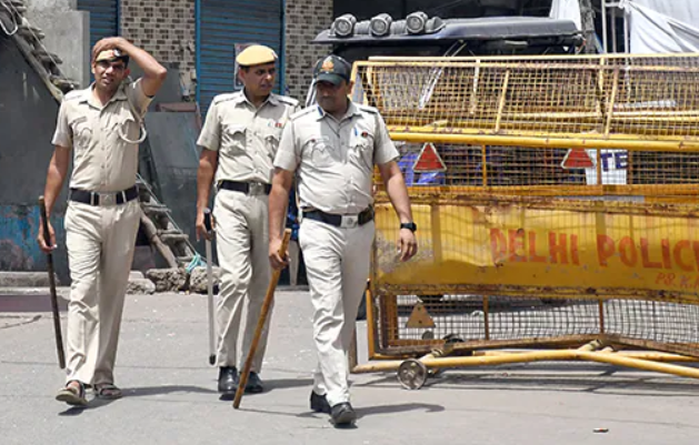 அதிர்ச்சி!! மனைவியை கொலை செய்த கணவர்!!