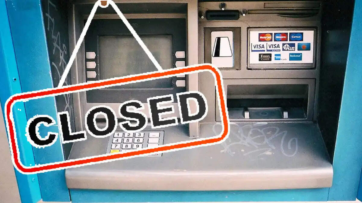 நாடு முழுவதும் 2300 ஏடிஎம் மையங்கள் மூடல்... டிஜிட்டல் இந்தியா எதிரொலி!