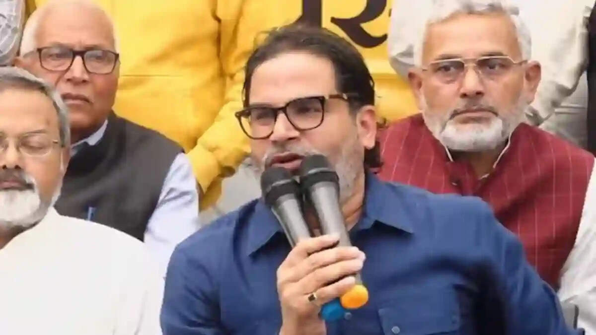 பெண்களுக்கு ரூ.2 லட்சம் வழங்கினால் அரசியலில் இருந்து விலகிக்கொள்கிறேன்... பிரசாந்த் கிஷோர்!