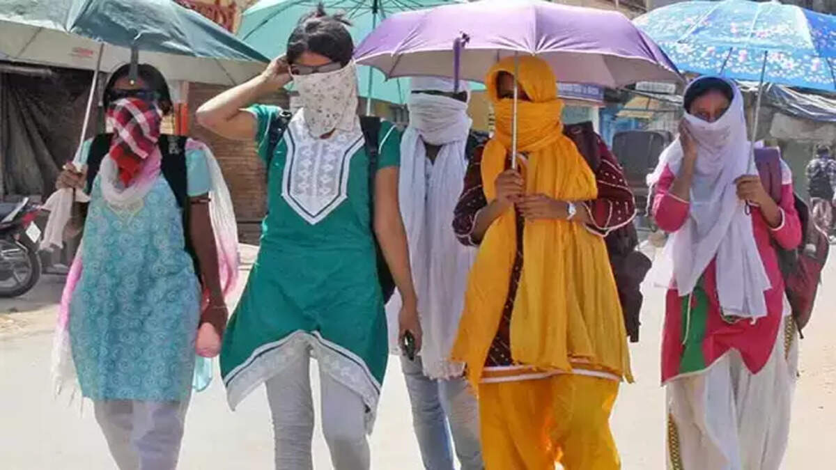வெயில் மாஸ்க் மாணவிகள் இளம்பெண்கள்