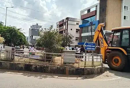 அப்பாடா... 14 ஆண்டுகள் கிடப்பில் இருந்த சிவாஜி சிலை மே 9 ம் தேதி திருச்சியில் திறப்பு!